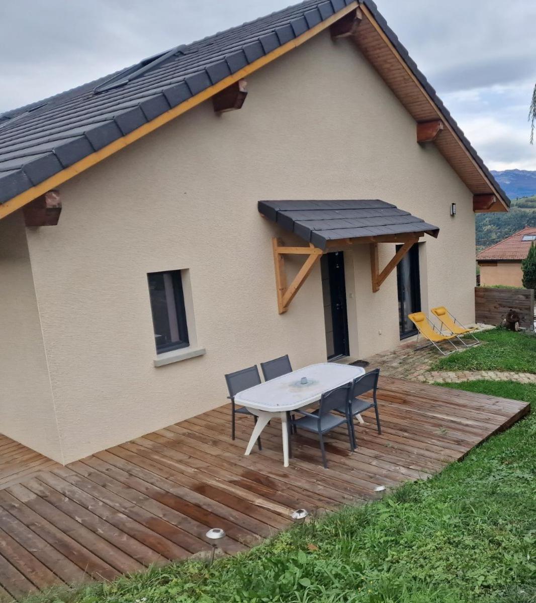 Appartement Rez De Jardin Saint-Martin-dʼUriage Dış mekan fotoğraf